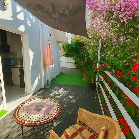 Appartement Fantastico Ruhige Top-lage, Balkon Oder Terrasse, Gratis Parkplatz & Klimaanlage, Ideal Fuer Paare Und Alleinreisende *